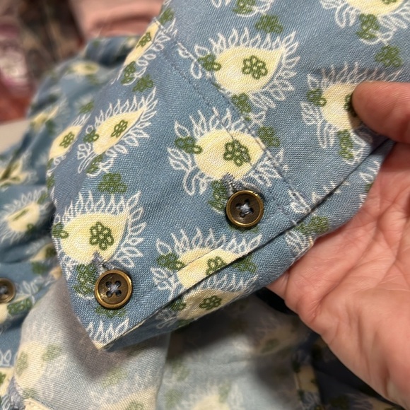 Jen's Pirate Booty Long Sleeve Button Down Daydreamer Amata Blouse Size XS - Picture 6 of 13